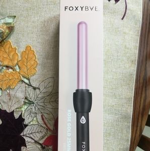 Foxy Bae curling wand